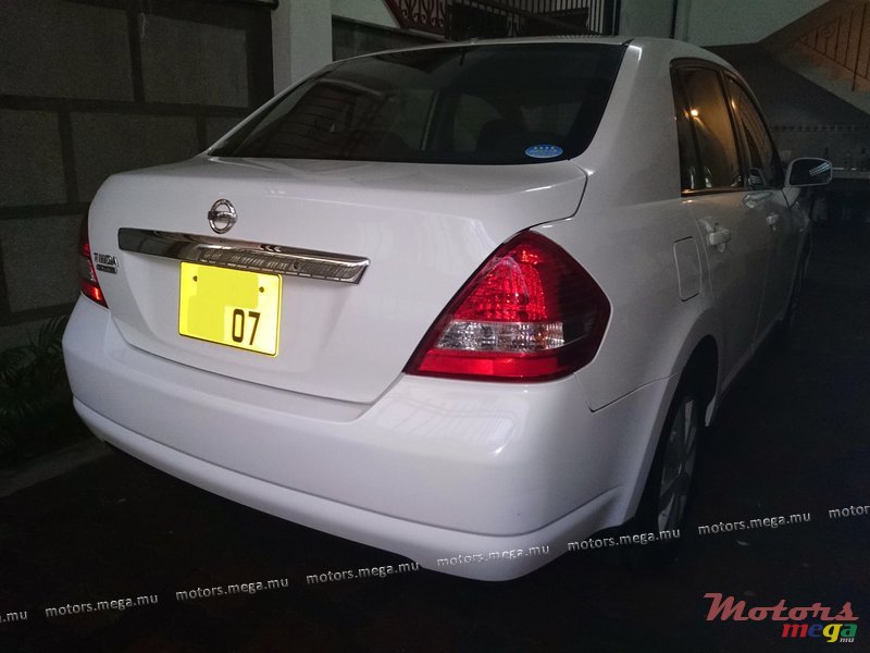 2007' Nissan Tiida photo #1