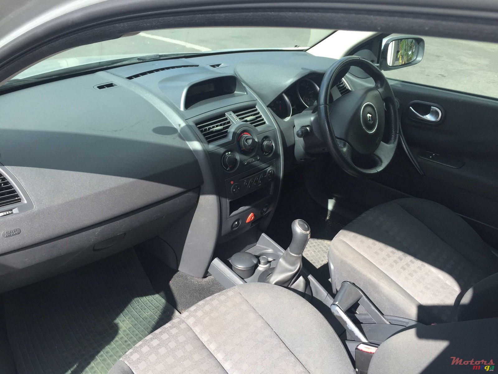 2006' Renault photo #4