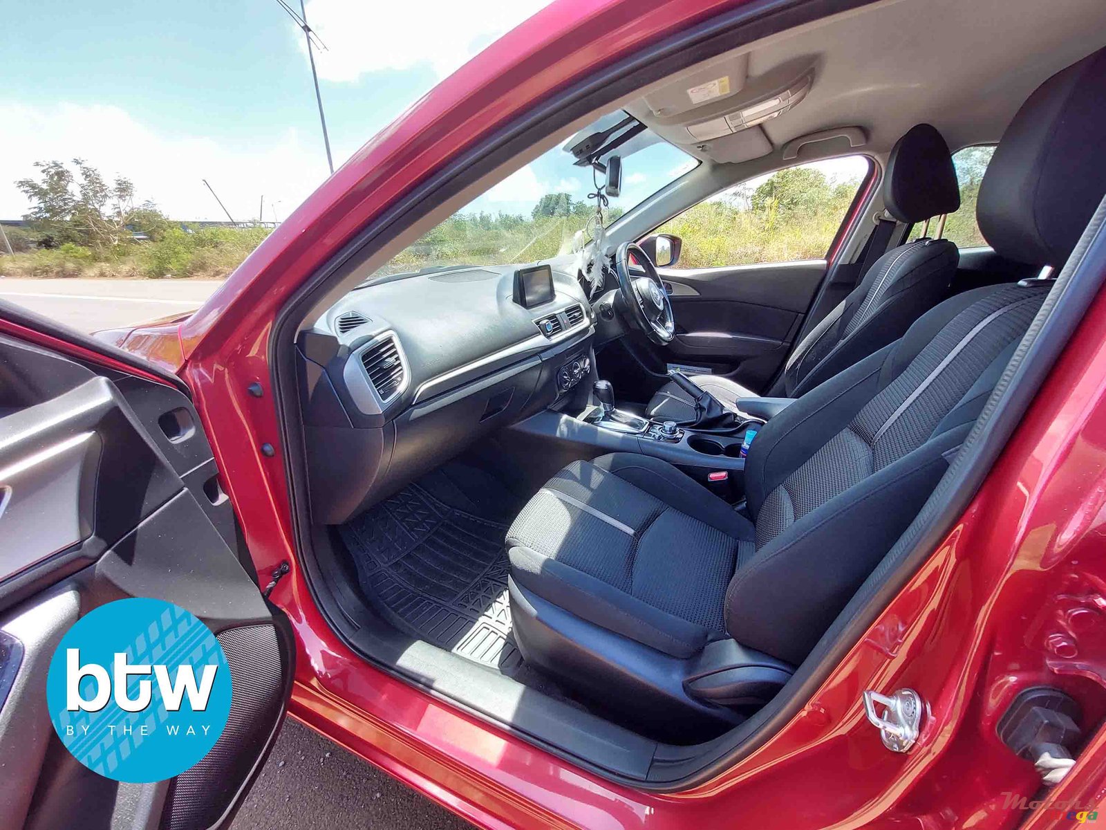 2018' Mazda 3 photo #4