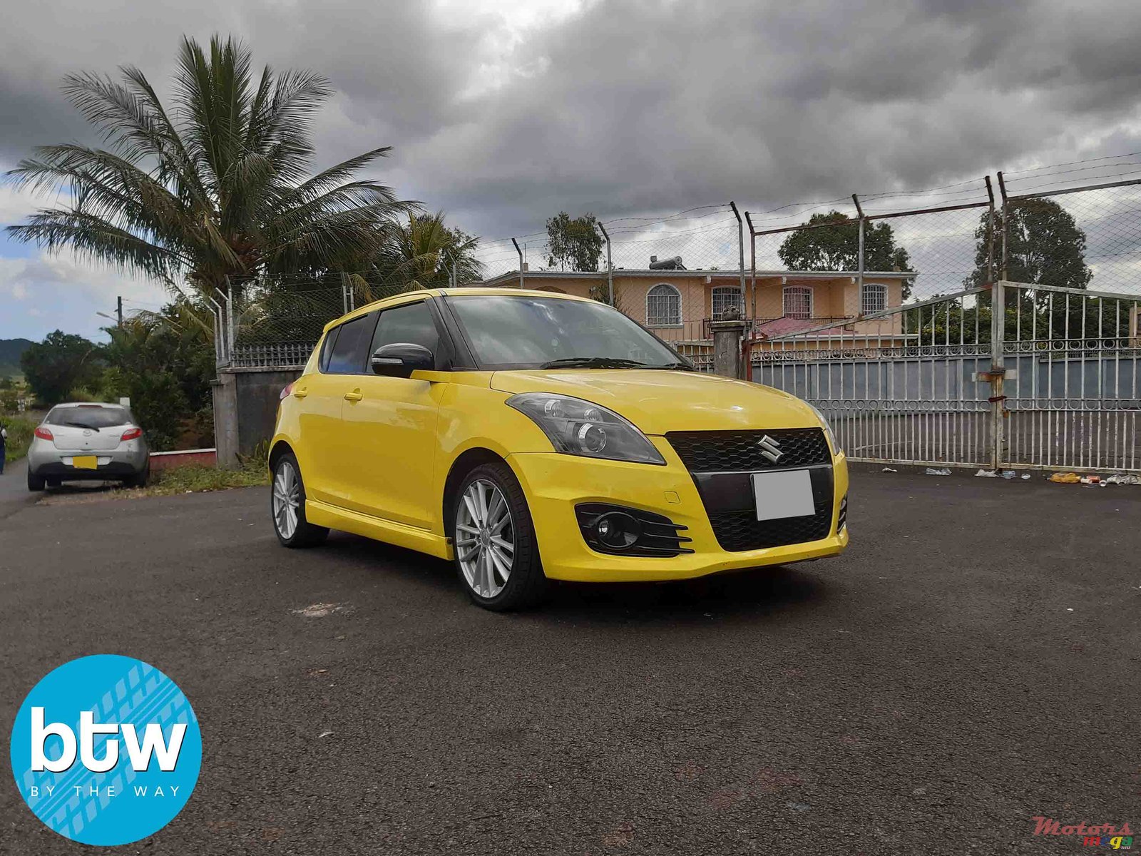 2013' Suzuki Swift Sport photo #1