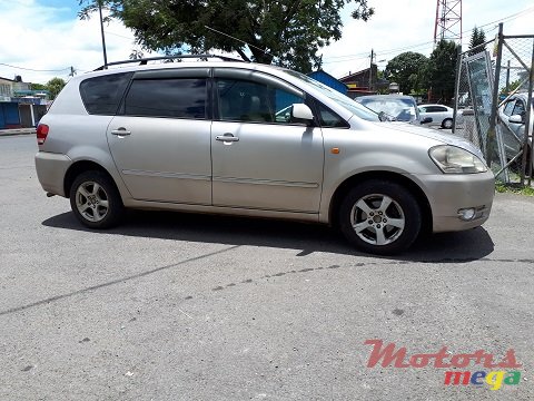 2001' Toyota Picnic photo #3