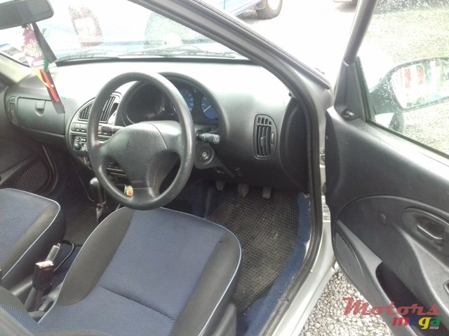 2003' Citroen Saxo photo #7