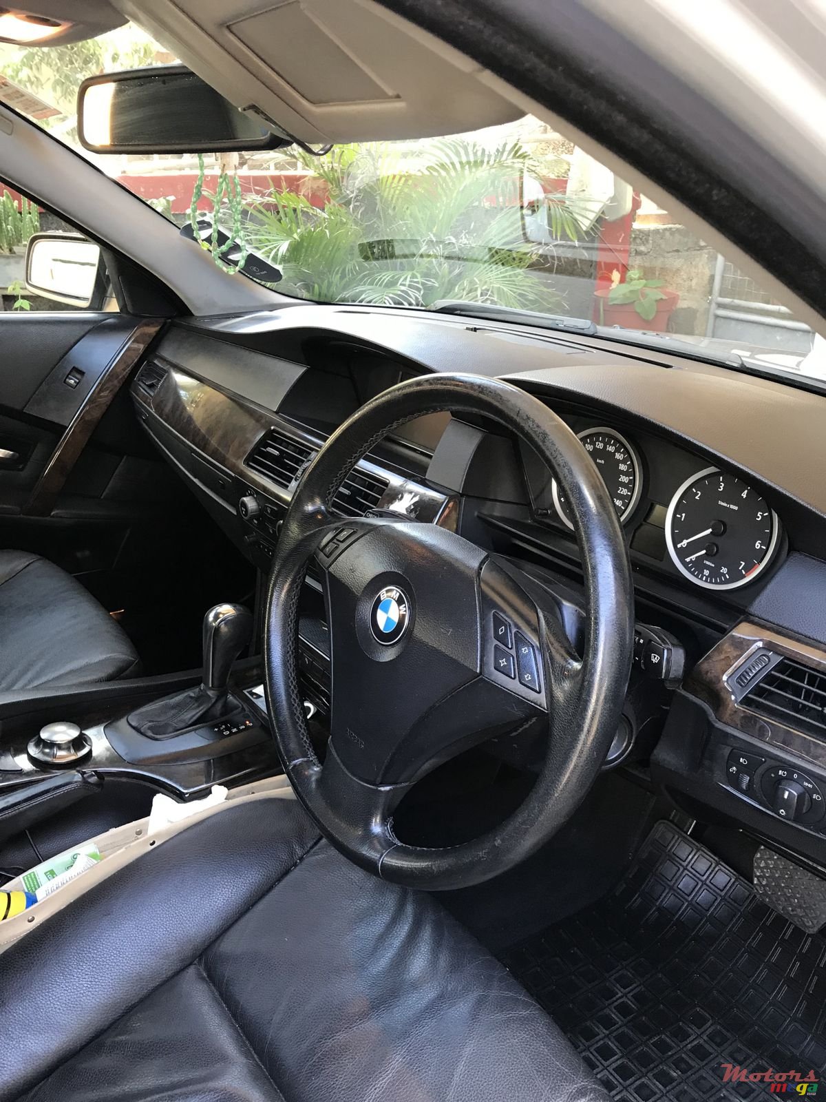 2005' BMW 520 photo #1