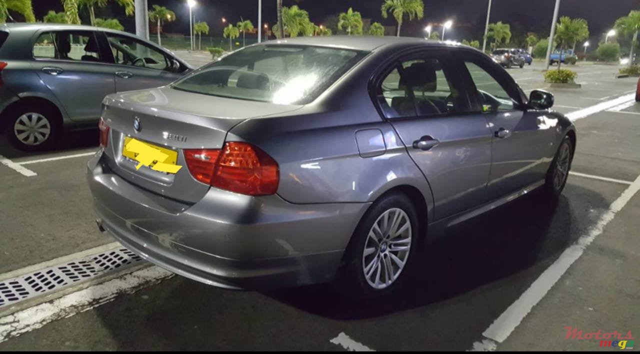 2009' BMW 318 photo #2