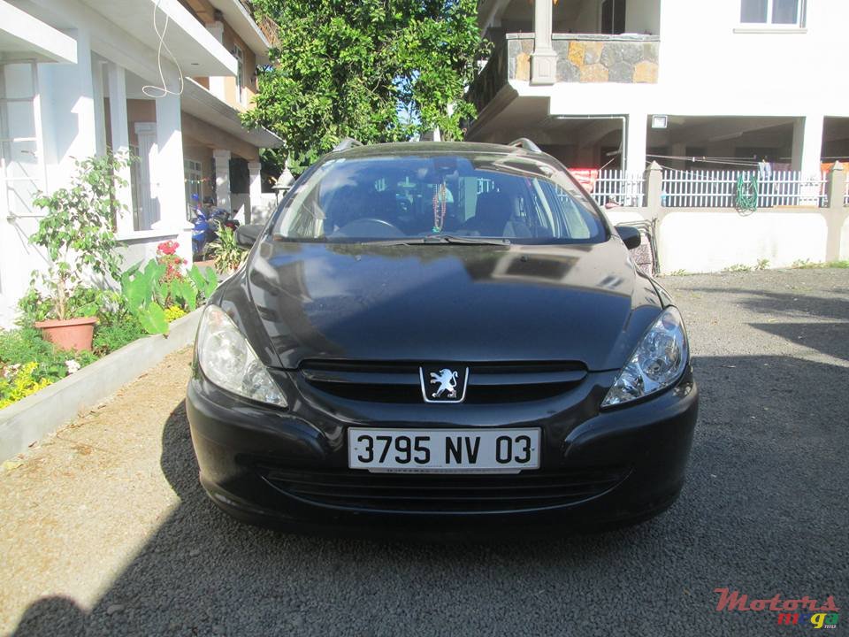2003' Peugeot 307 SW photo #1