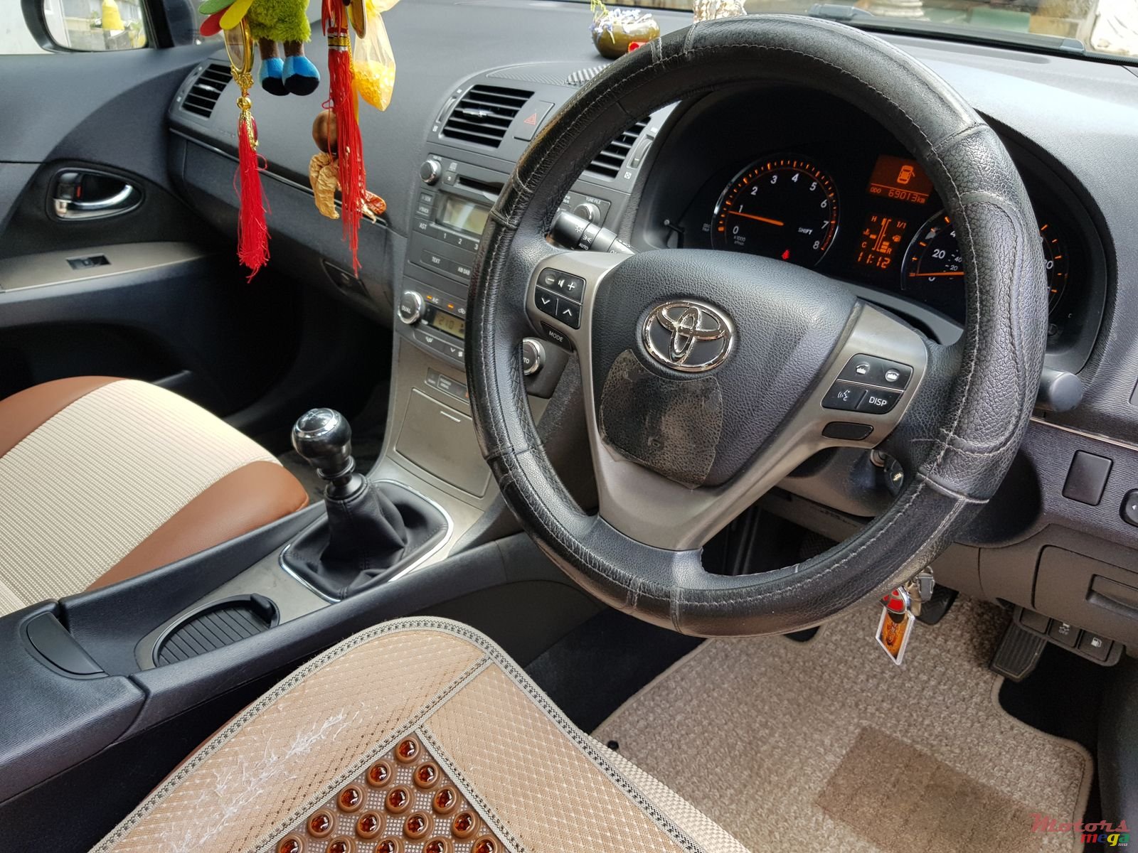 2010' Toyota Avensis photo #2