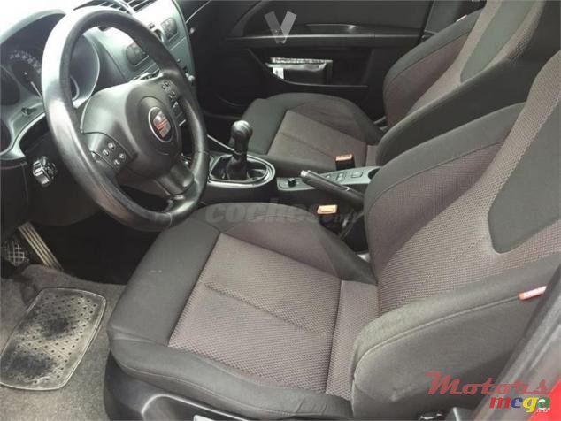 2008' SEAT Leon photo #5