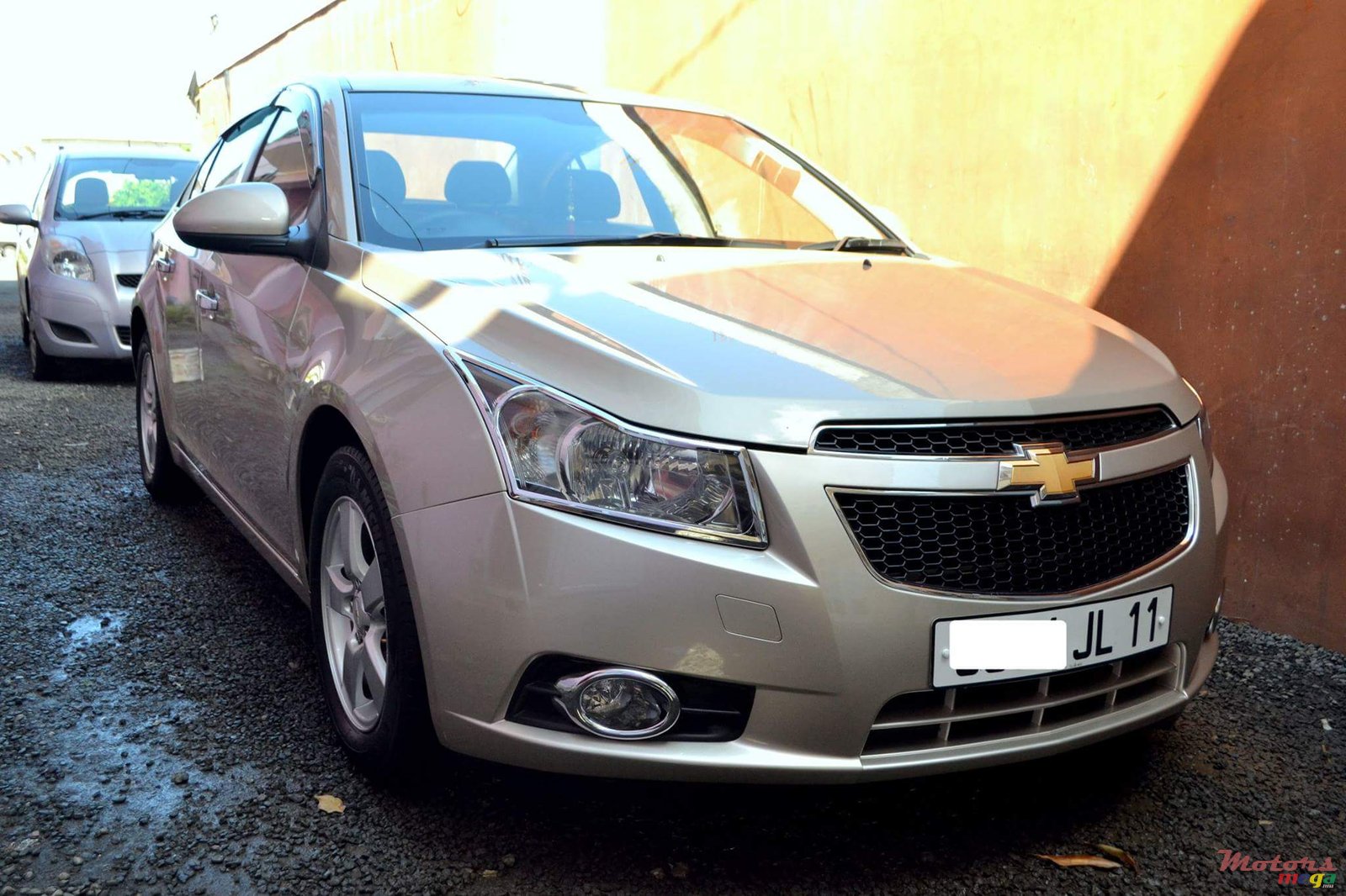 2011' Chevrolet Cruze LT photo #1