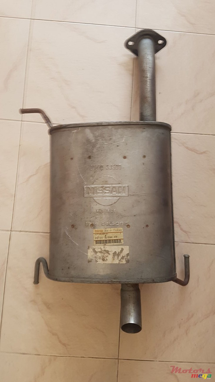 2000' Nissan Primera photo #1