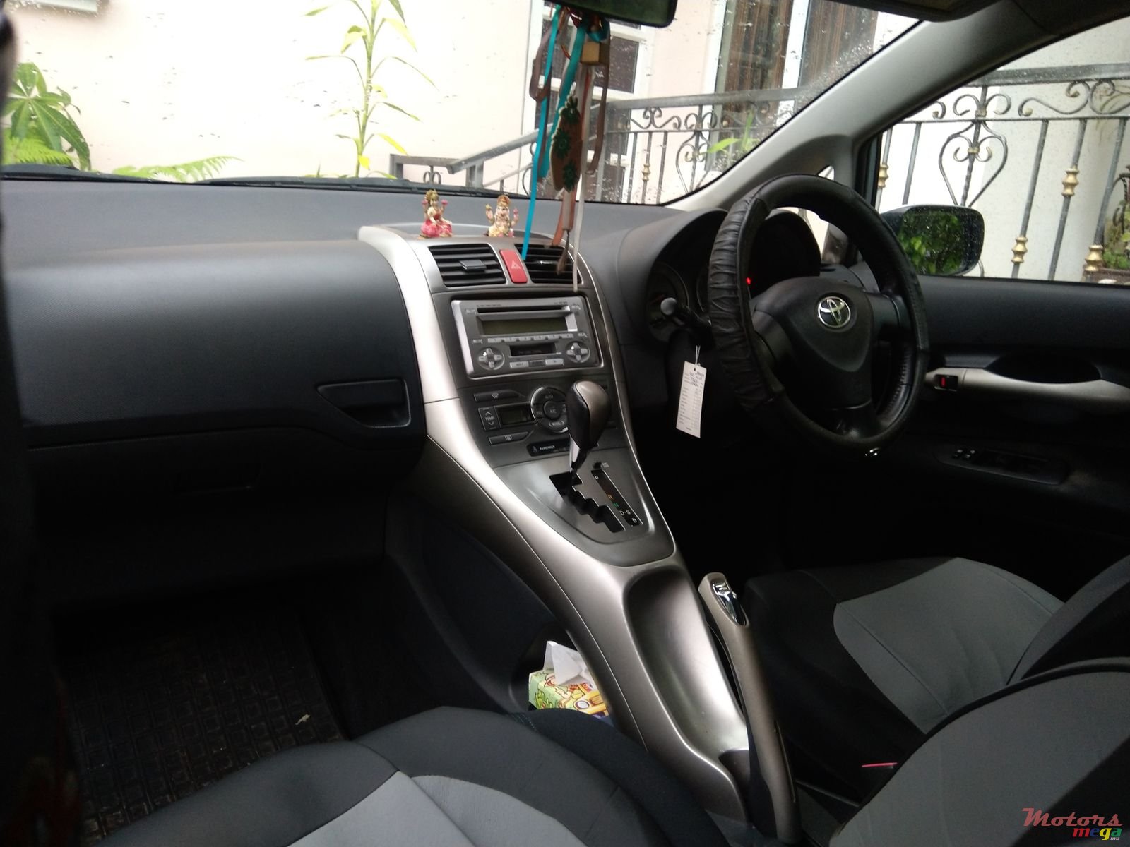 2009' Toyota Auris photo #4