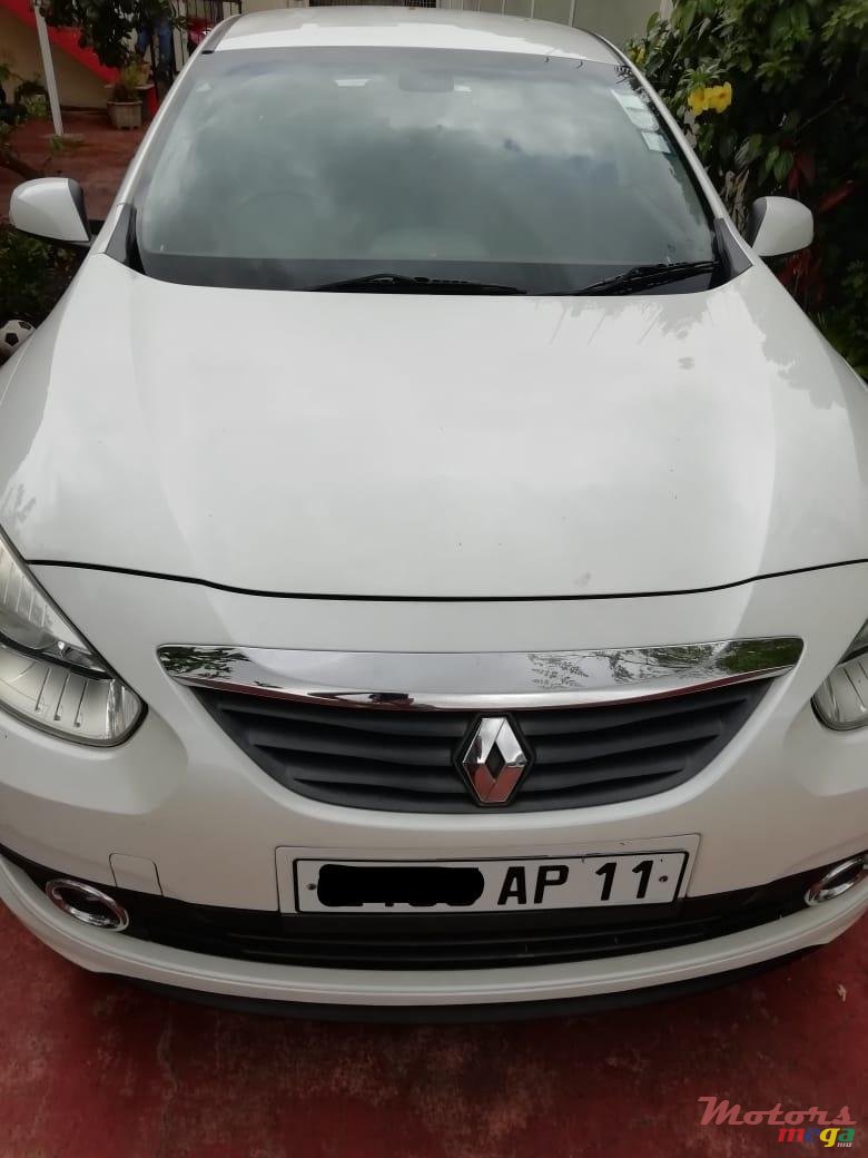 2011' Renault Fluence photo #3