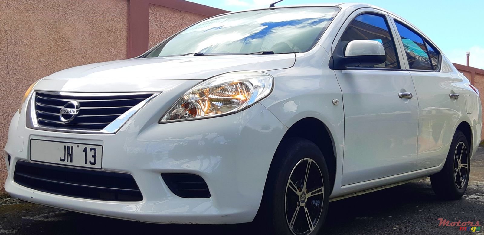 2013' Nissan Almera photo #2