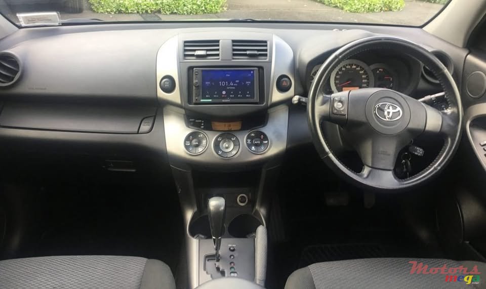 2012' Toyota RAV4 Ltd photo #3