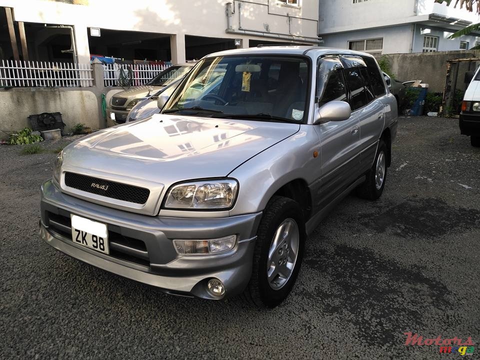 1998' Toyota RAV4 photo #2