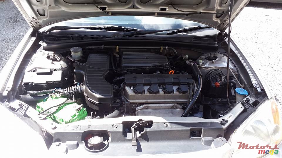 2002' Honda Civic VTI photo #7