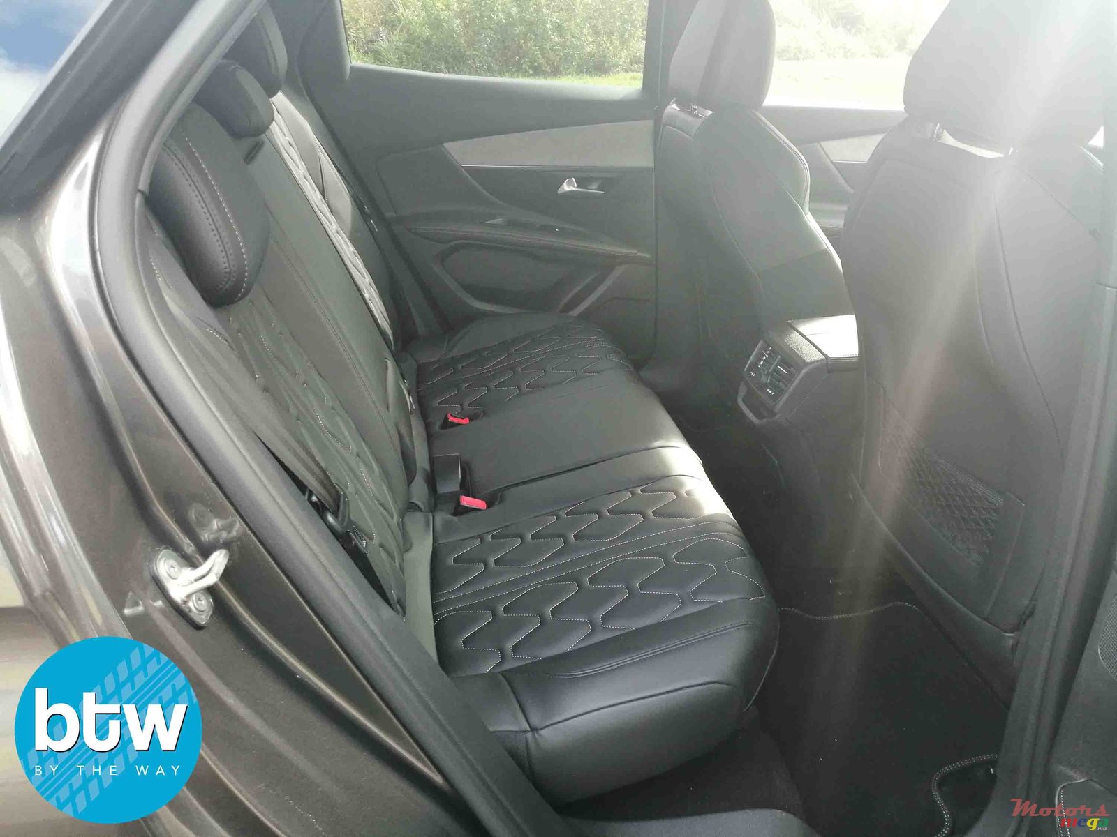 2019' Peugeot 3008 GT photo #5