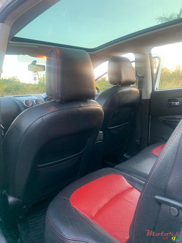 2011' Nissan Qashqai+2 photo #7