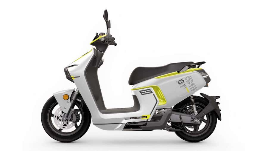 CSC Presents The ES5 Electric Scooter For Urban Excursions