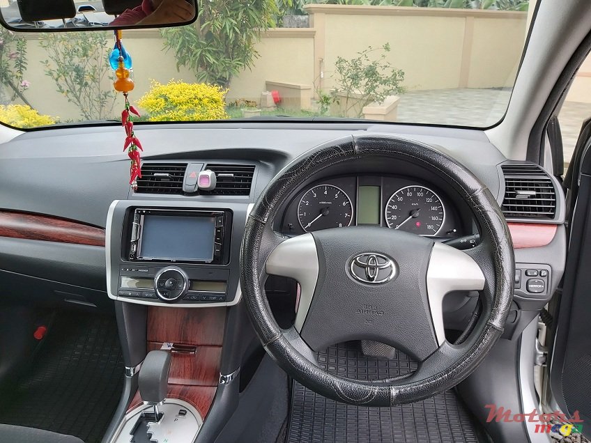 2012' Toyota photo #2