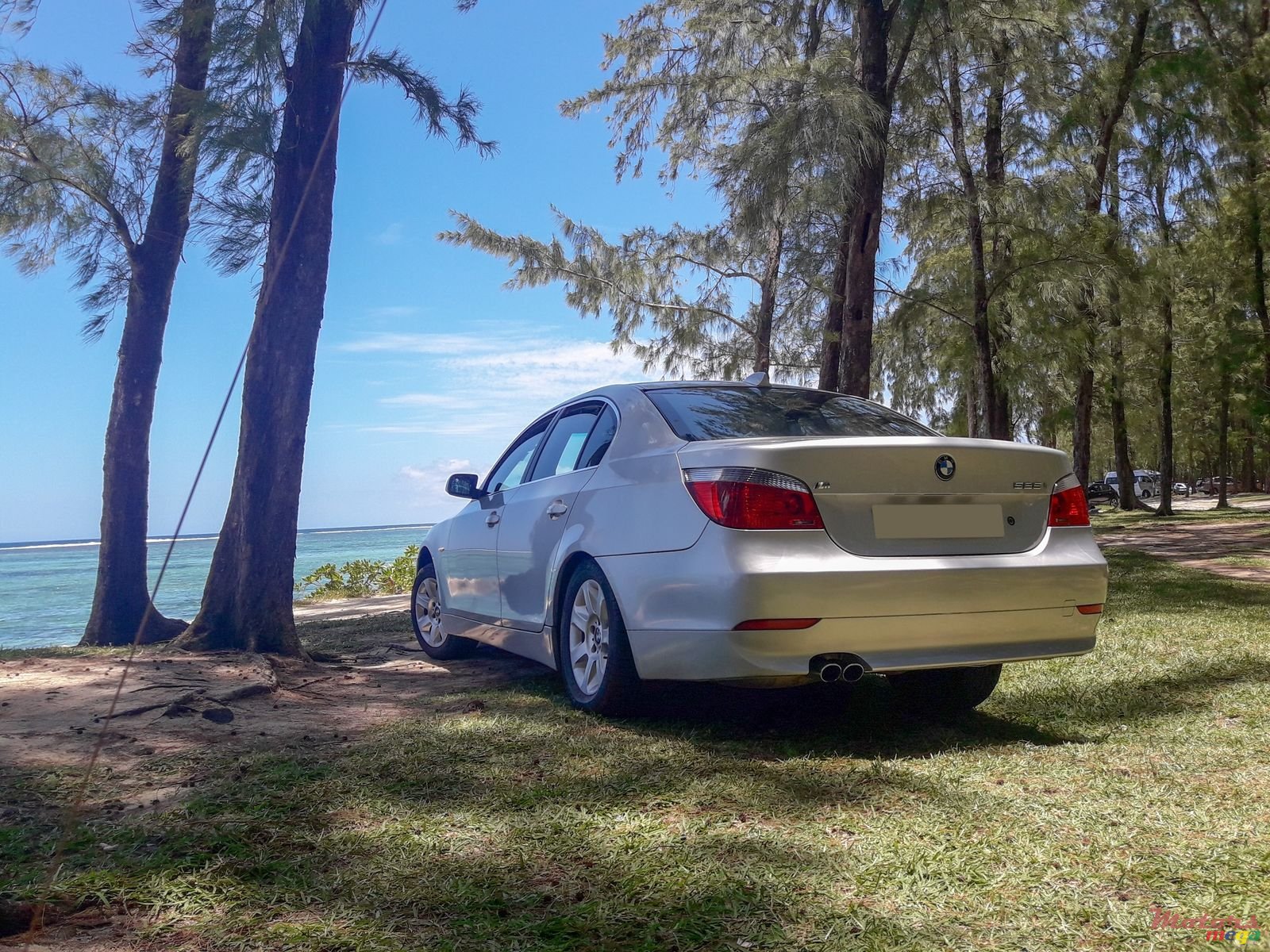 2004' BMW 525 photo #6