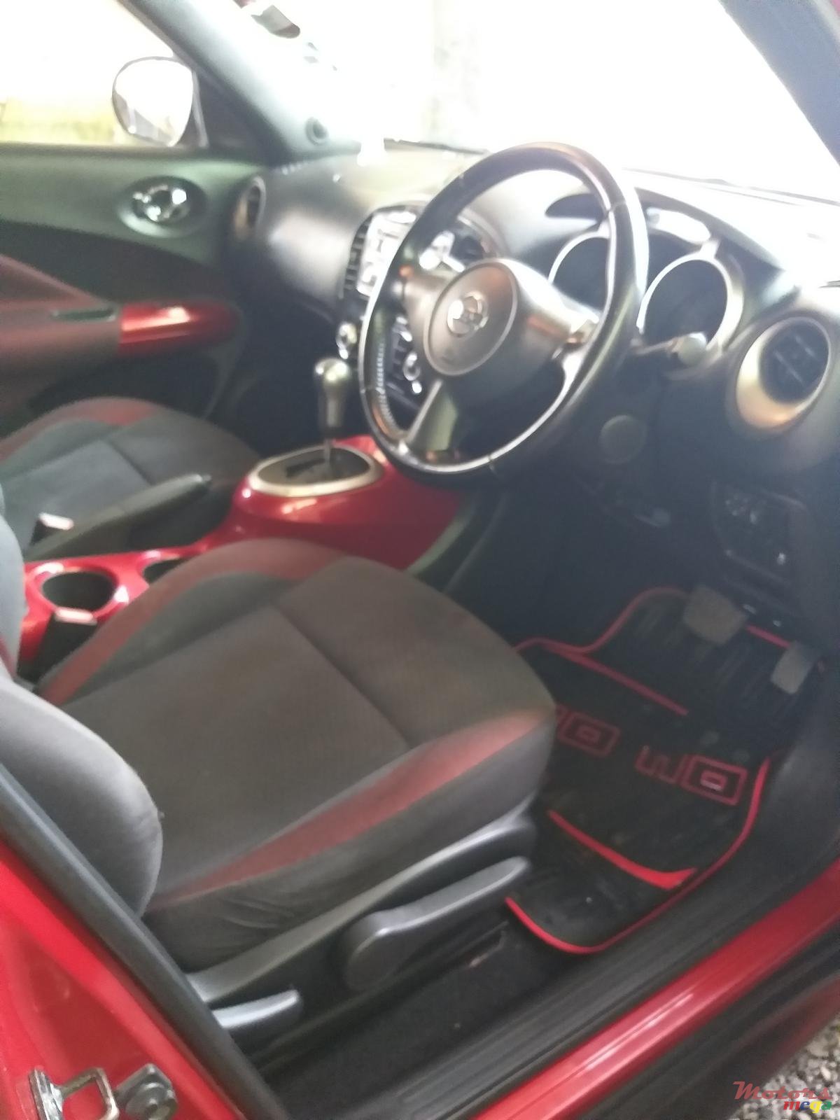 2012' Nissan Juke photo #3