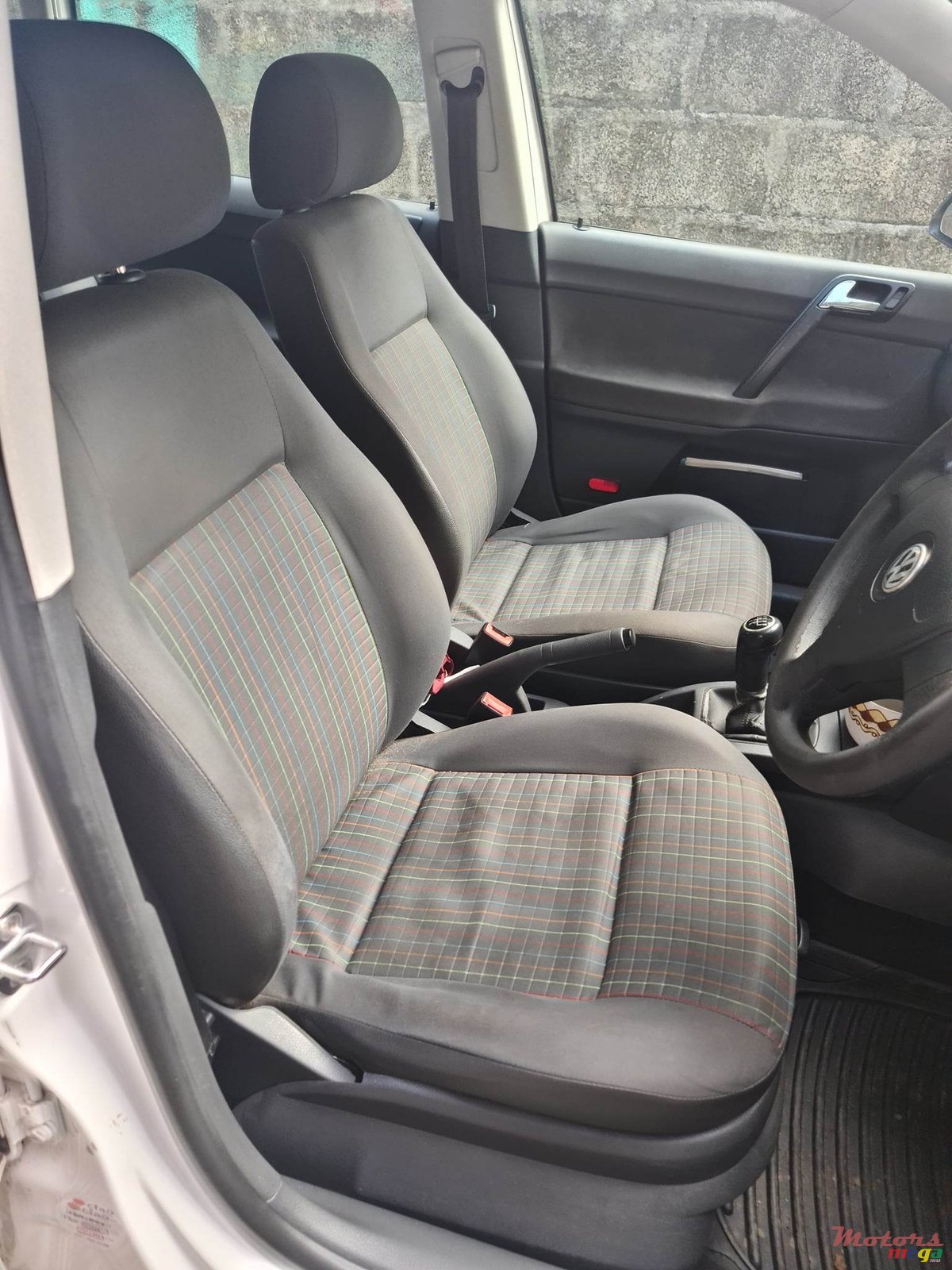 2010' Volkswagen Polo photo #2