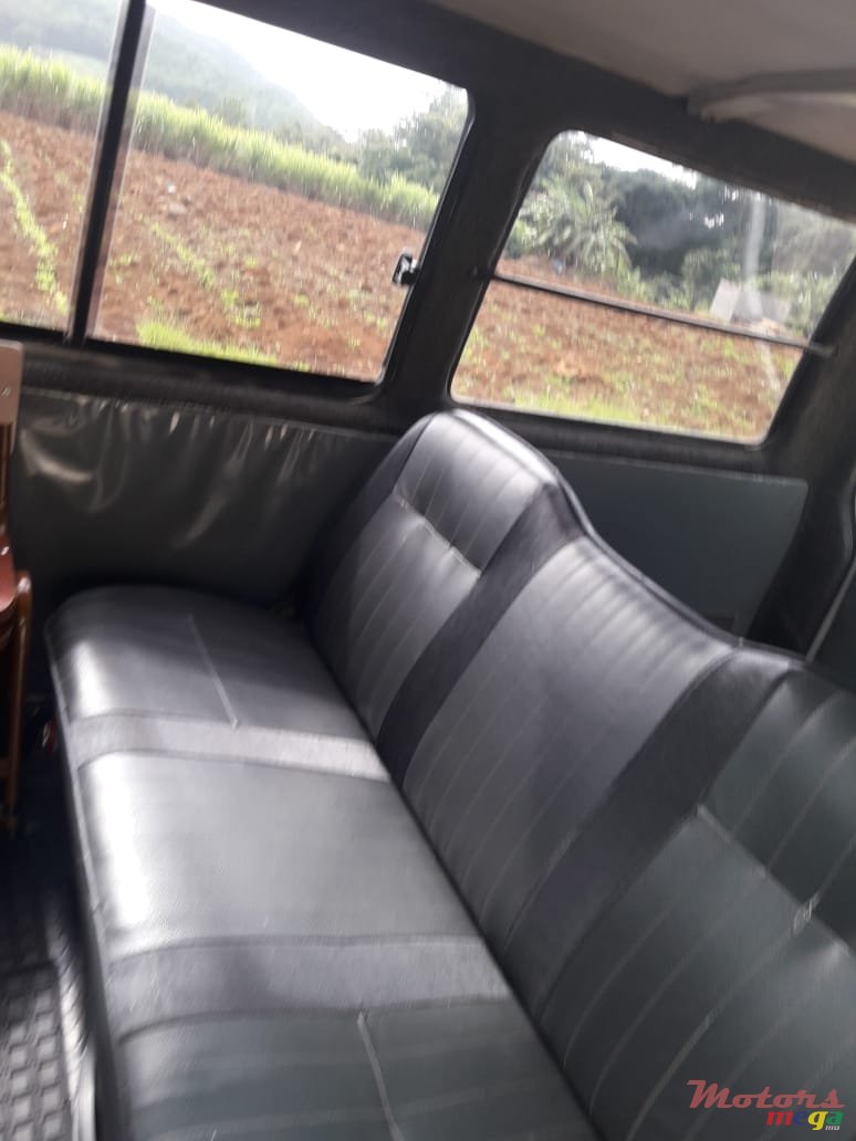 1994' Nissan photo #2