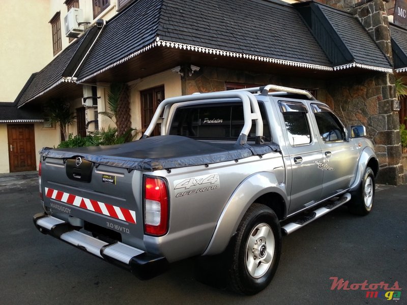 2004' Nissan Hardbody photo #3