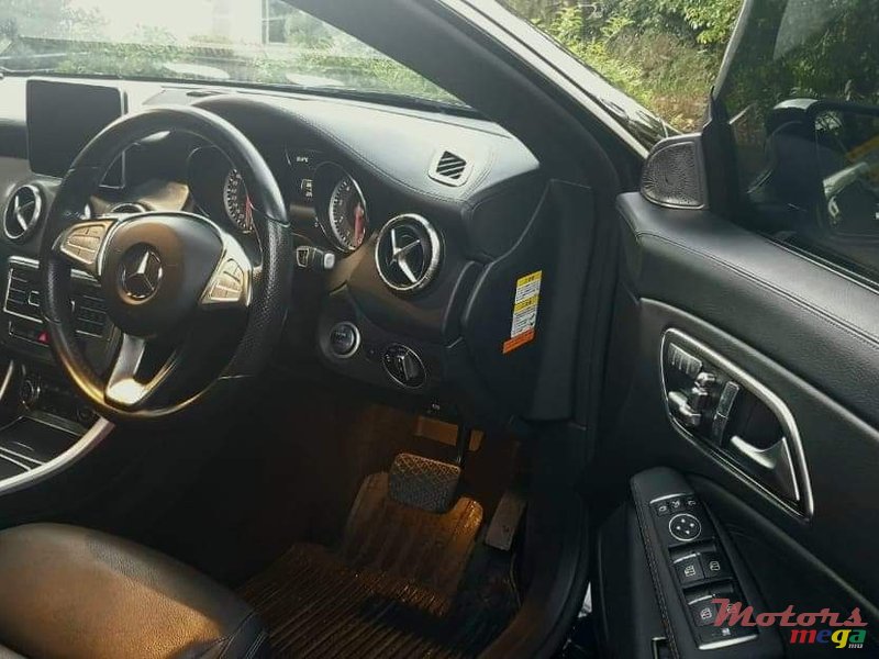 2015' Mercedes-Benz CLA 180 photo #5
