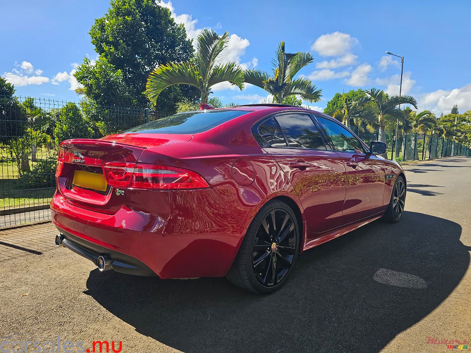 2015' Jaguar XE R-Sport 2.0 photo #4