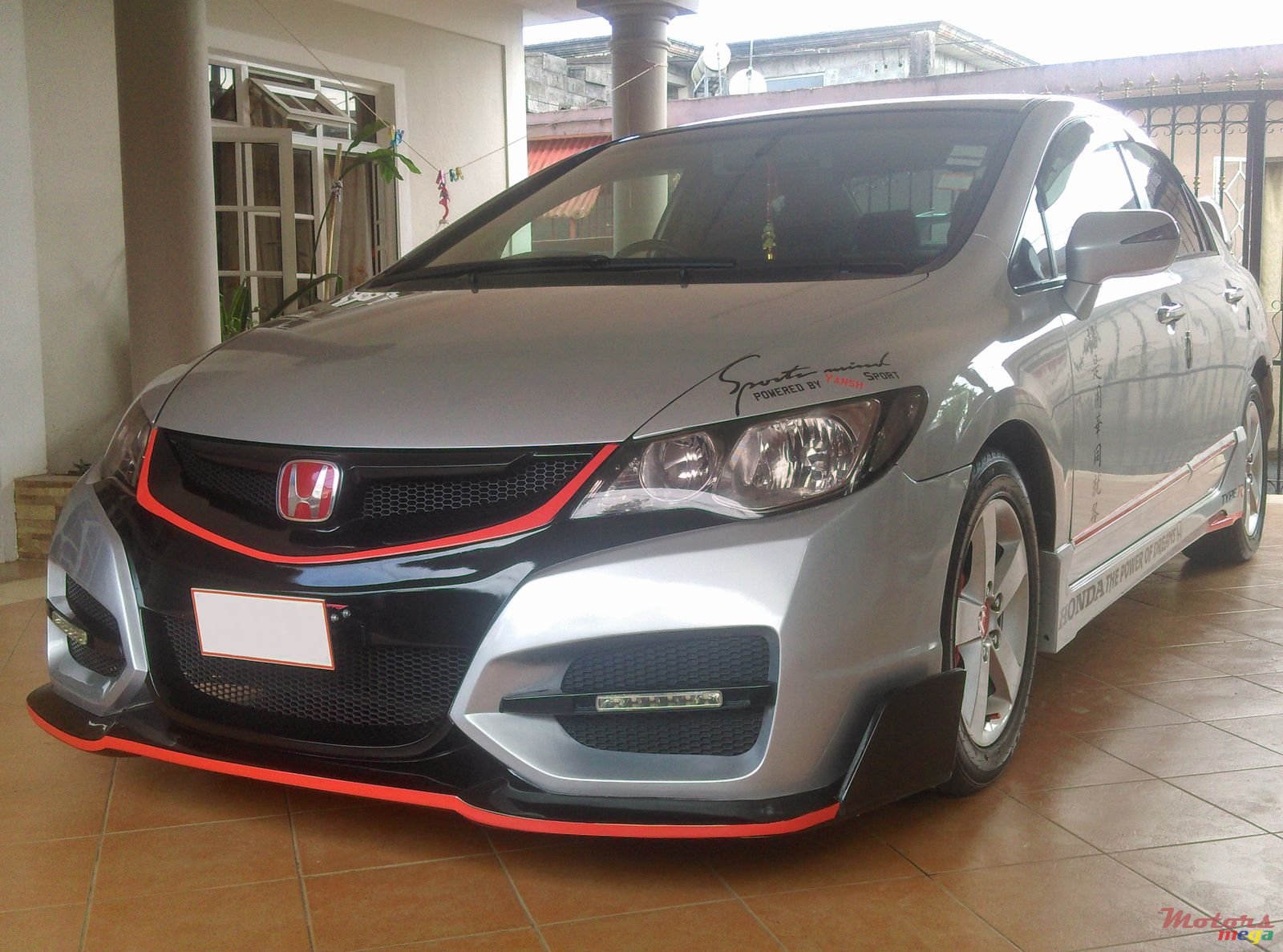 2007' Honda Civic TYPE R photo #2