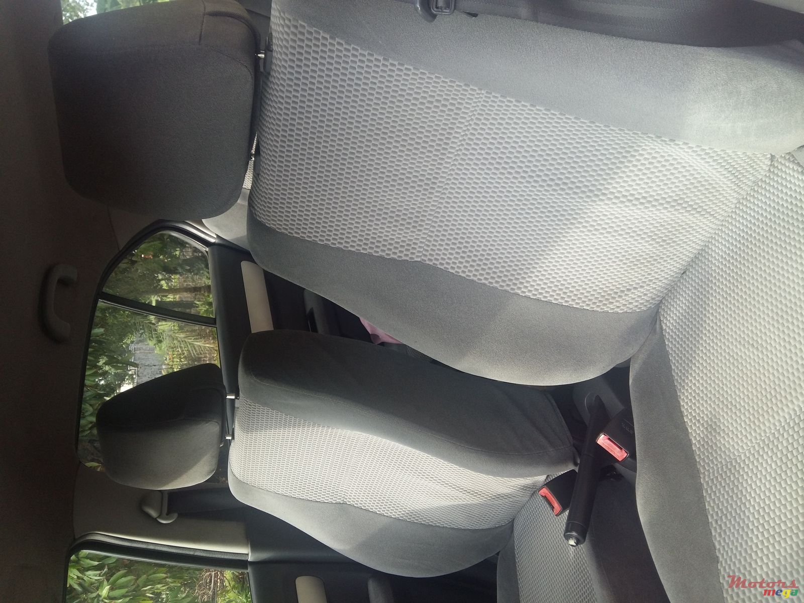 2012' Suzuki Swift photo #4