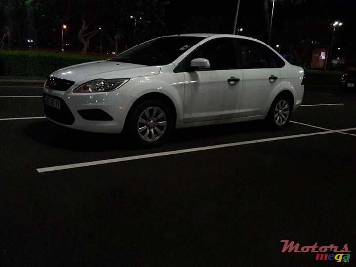 2011' Ford Focus photo #1