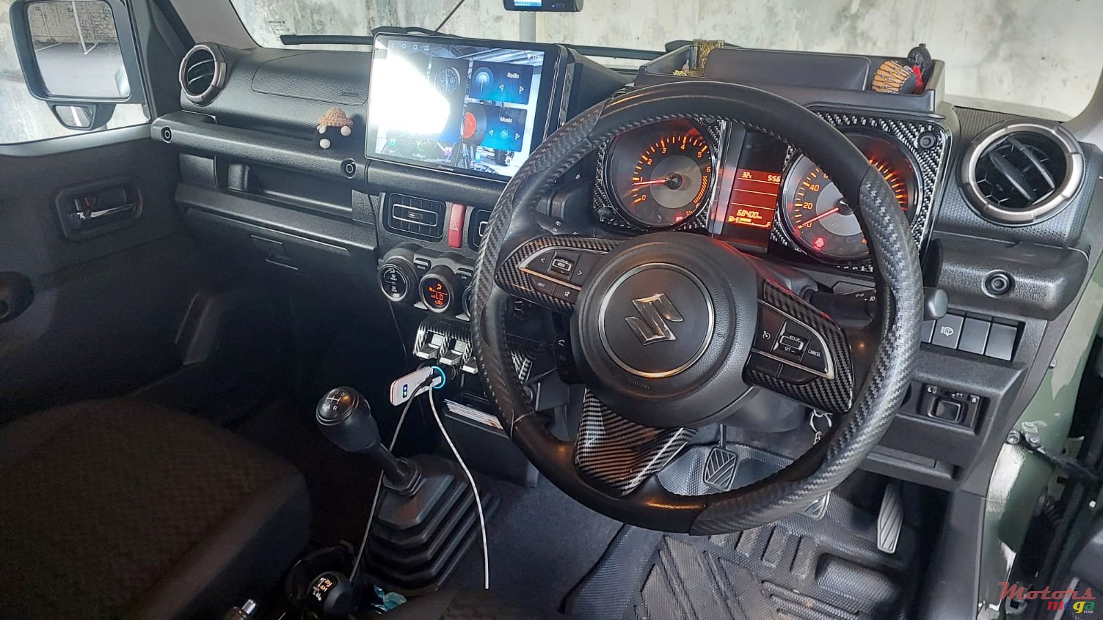2021' Suzuki Jimny photo #3