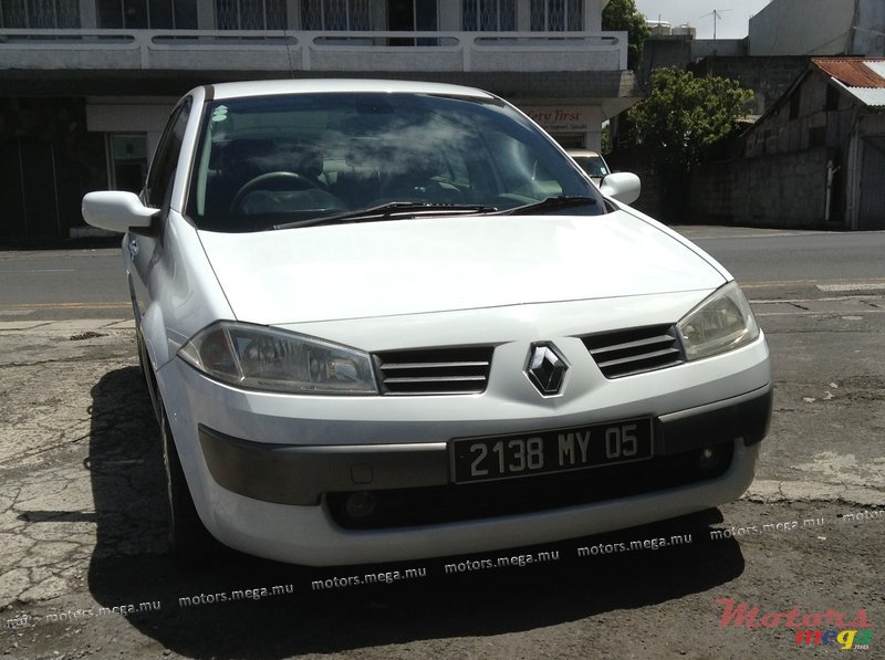 2005' Renault Megane photo #1