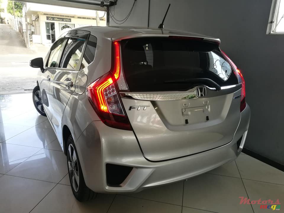 2016' Honda Jazz F package photo #4
