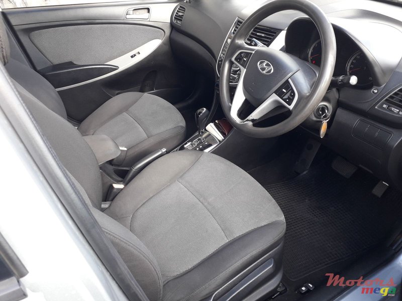 2014' Hyundai Accent Automatic photo #3