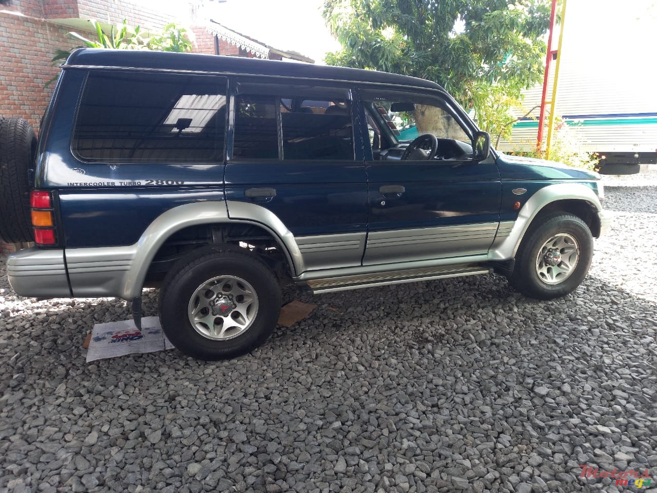 1996' Mitsubishi Pajero photo #4