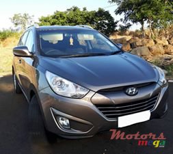 2010' Hyundai Tucson photo #1