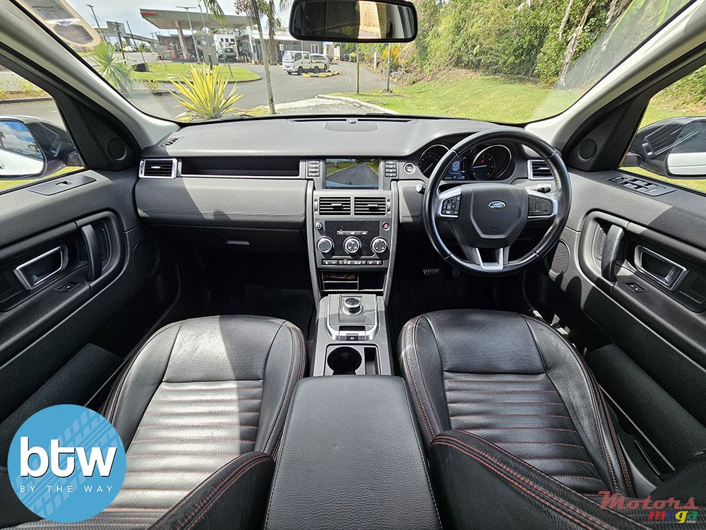 2019' Land Rover Discovery SPORT photo #6