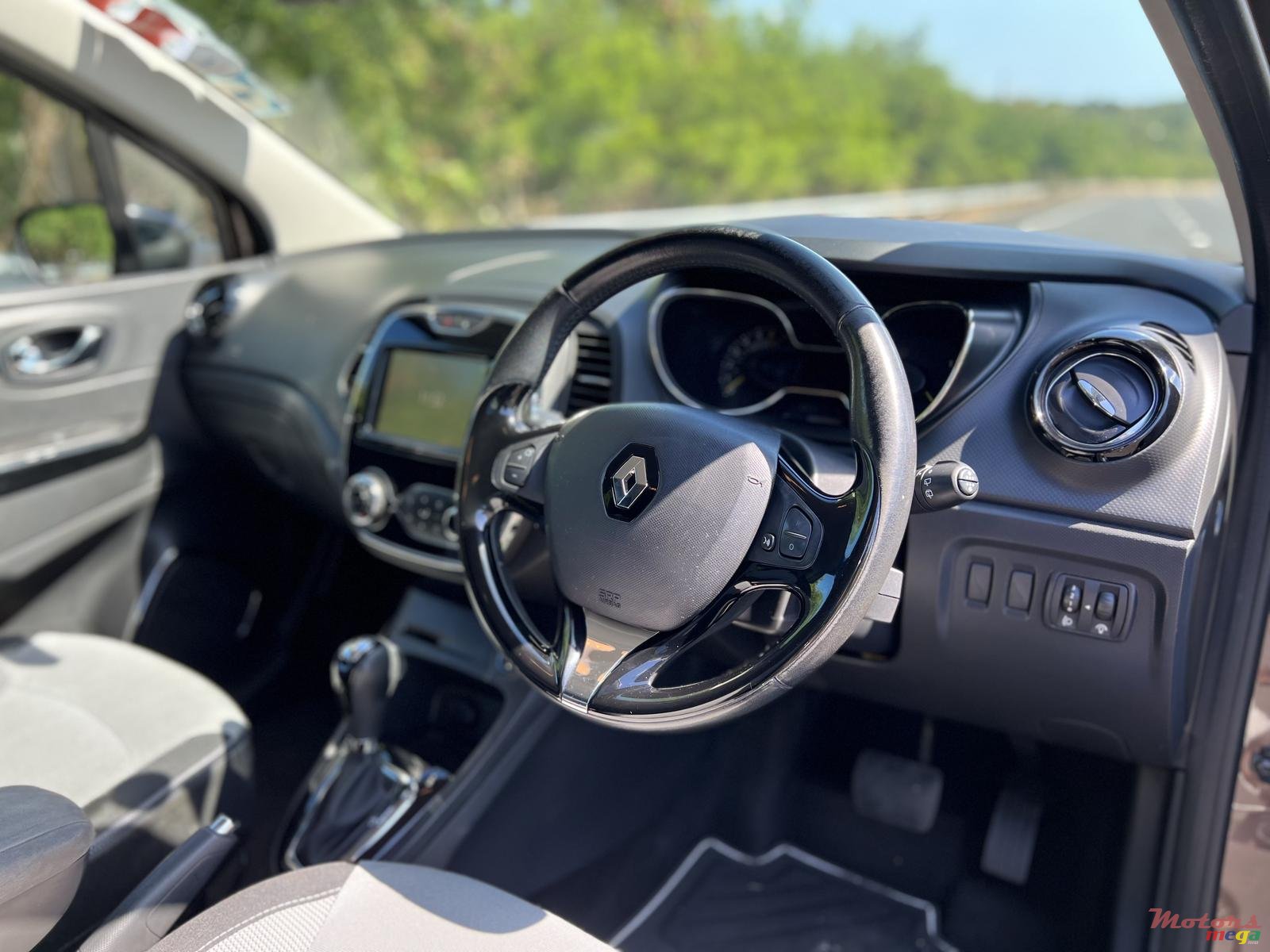 2014' Renault Captur photo #4