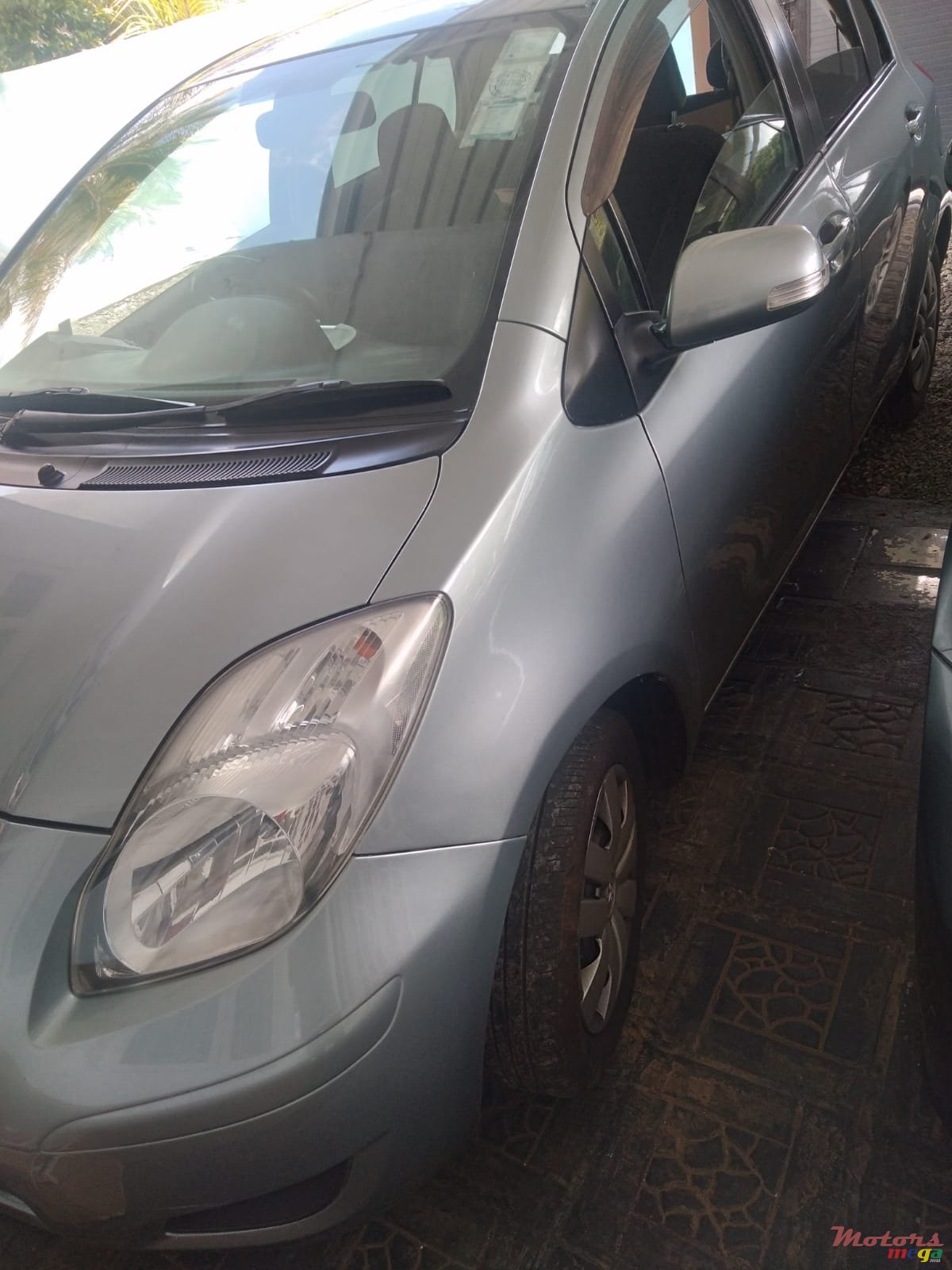 2008' Toyota Vitz photo #4