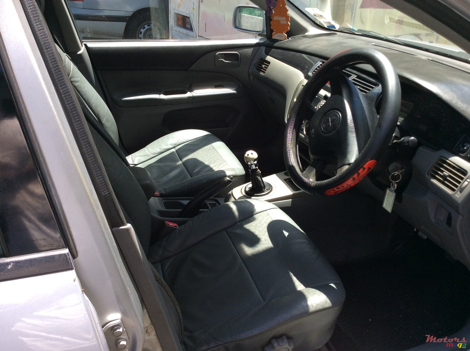 2003' Mitsubishi Lancer photo #3