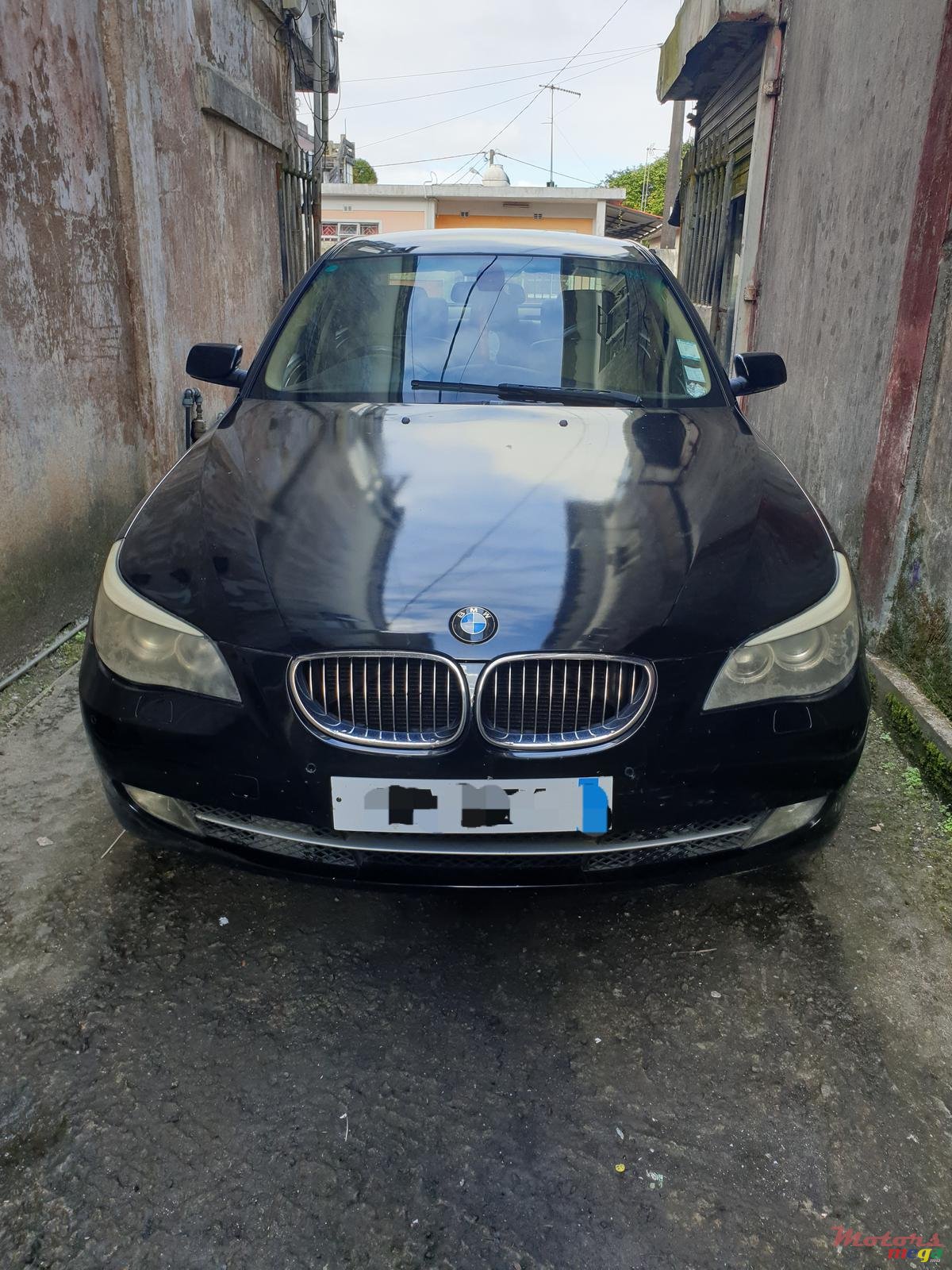 2008' BMW 523 photo #7