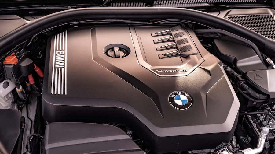 Mercedes in talks to use BMW engines for future petrol cars