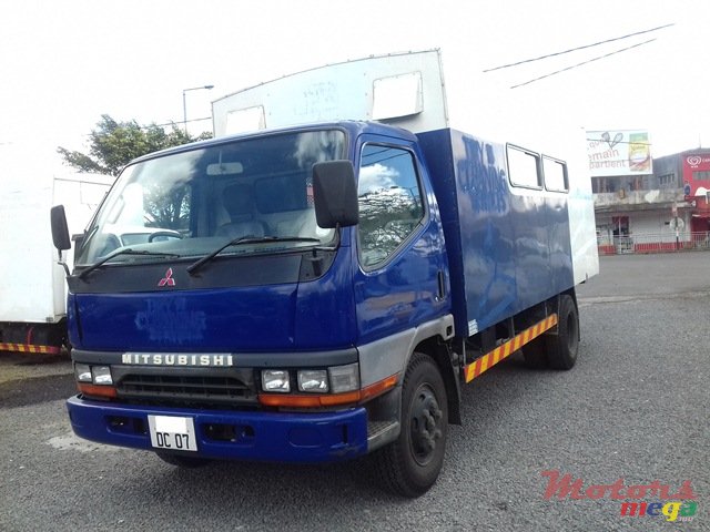 2007' Mitsubishi Canter Truck photo #3