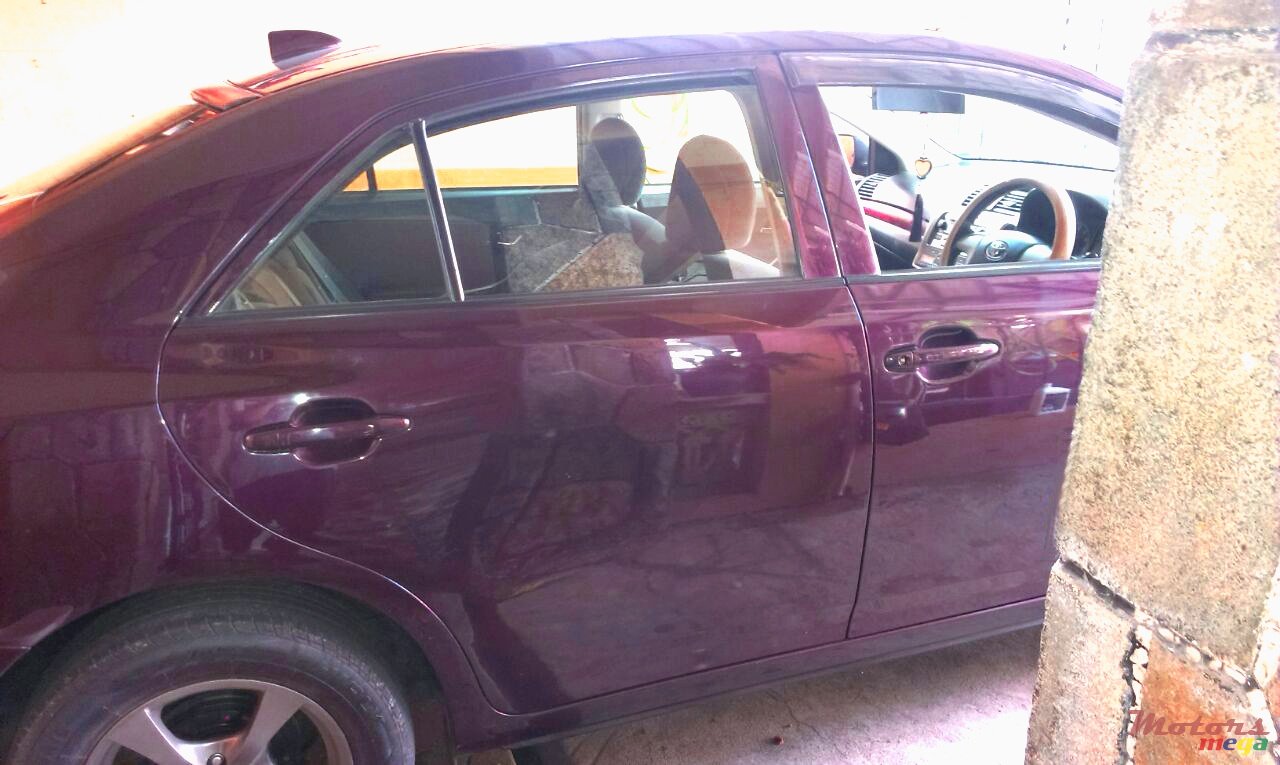 2010' Toyota photo #2