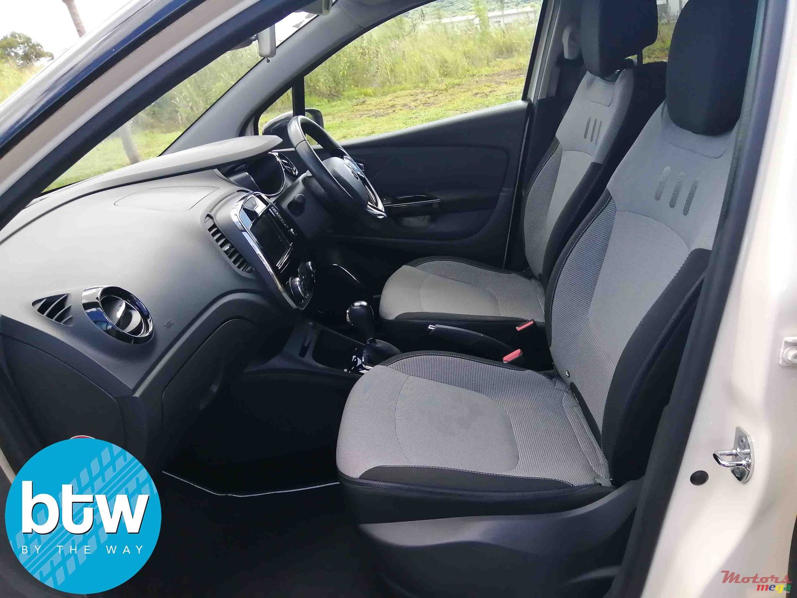 2014' Renault Captur 1.2 Automatic photo #4