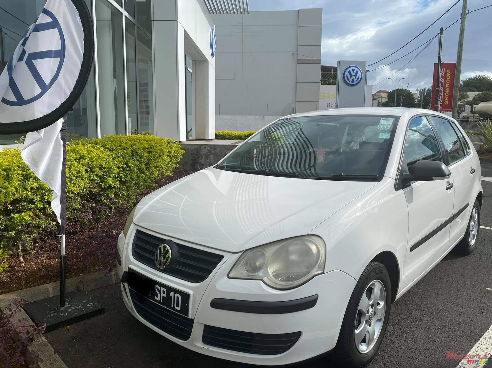 2010' Volkswagen Polo photo #2