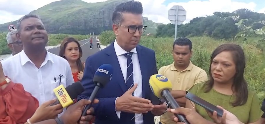 Shakeel Mohamed donne son accord pour une nouvelle route…